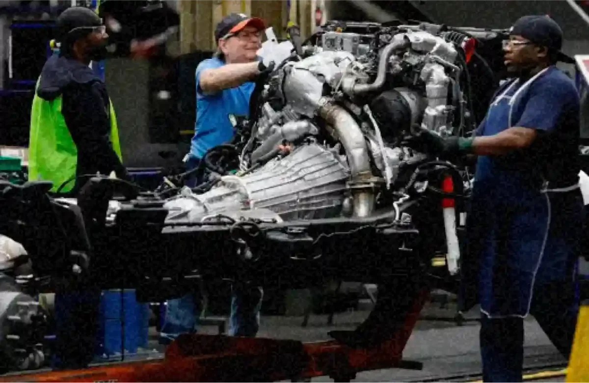 Why Customer Experience is on Business Success: Discuss how a positive.