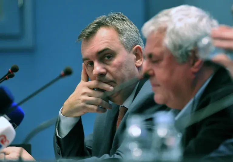 DUJMOVIĆ ŽESTOKO KRITIZIRAO VLAST: “Mislite da su ovdje ostali idioti živjeti, izađite van ako…”